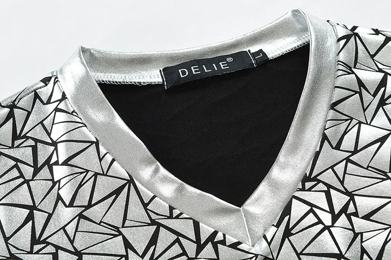 Geometric Cuts Pattern Men Metallic V Neck T-Shirt