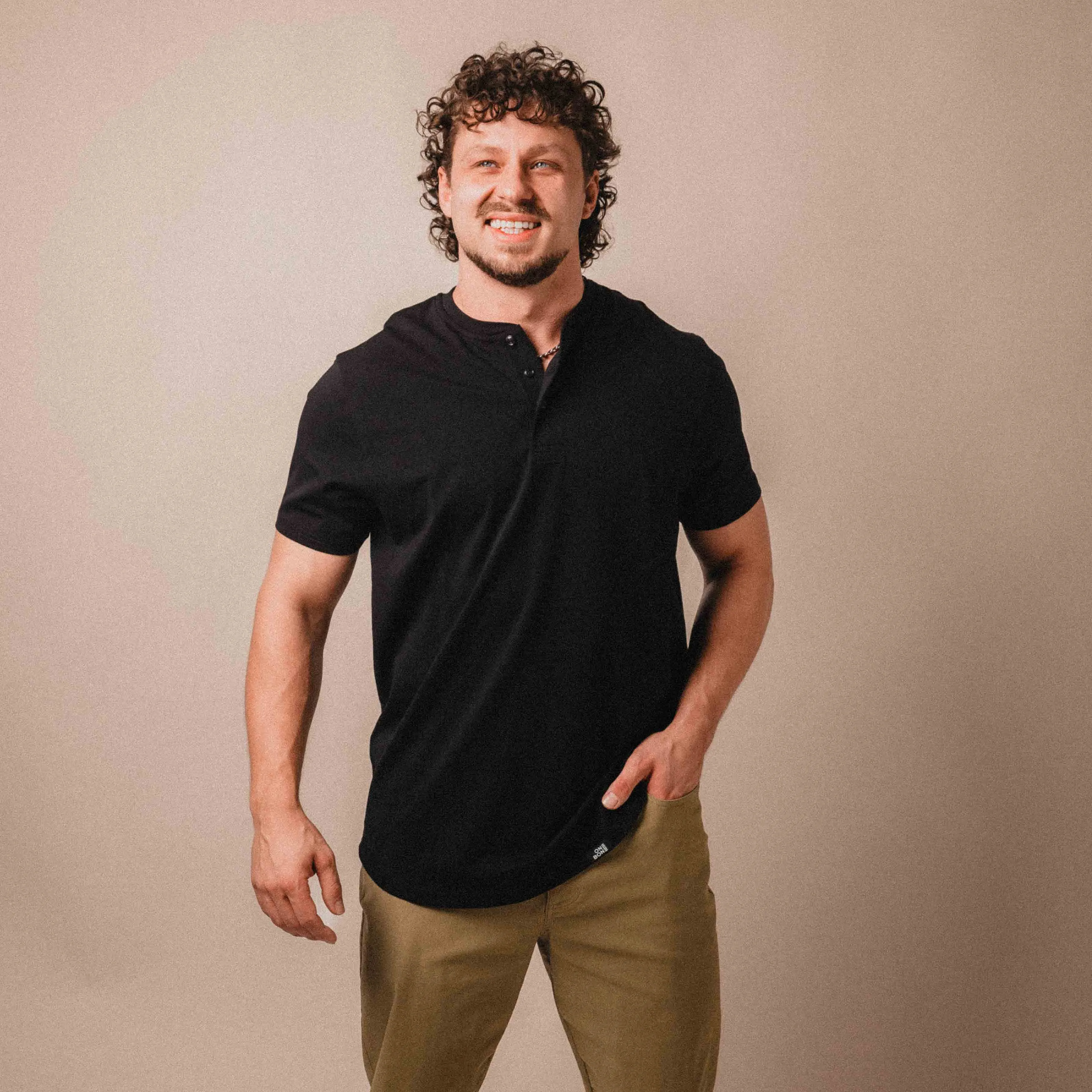 Henley - Black